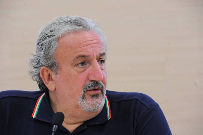 Emiliano è nei guai Ora finisce indagato per le primarie del Pd