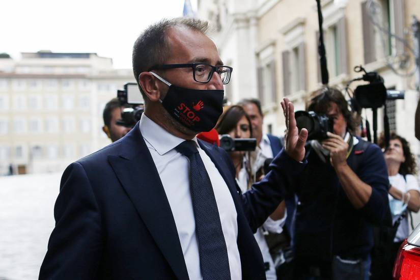Bonafede annacqua la relazione ma i grillini sono pronti a sacrificarlo