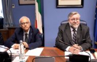 Ora i servizi convocano Renzi: cala la mannaia del Russiagate