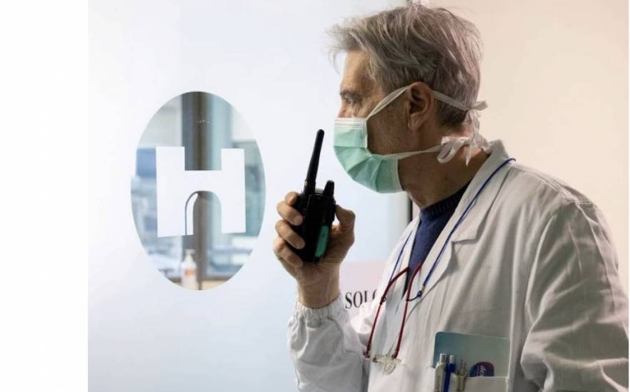 Coronavirus, pochi tamponi e il tasso di positività sale al 17,6%