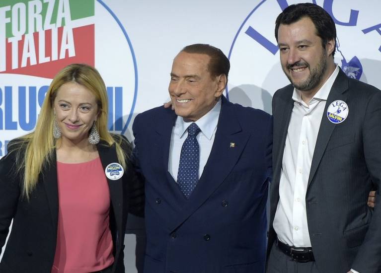 Il centrodestra asfalta Pd e M5S: il sondaggio che fa tremare la maggioranza