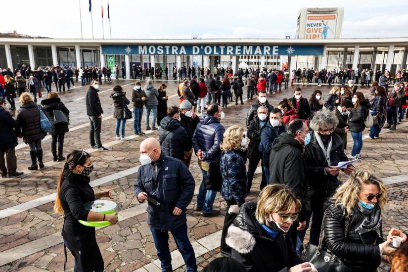 Vaccino, in Campania finite le dosi. Stop alle somministrazioni
