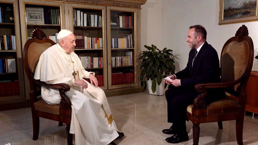 Il Papa scuote la politica: 