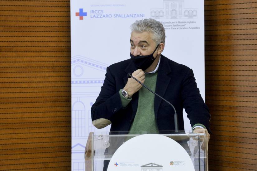 Vaccino, bufera su Arcuri: 
