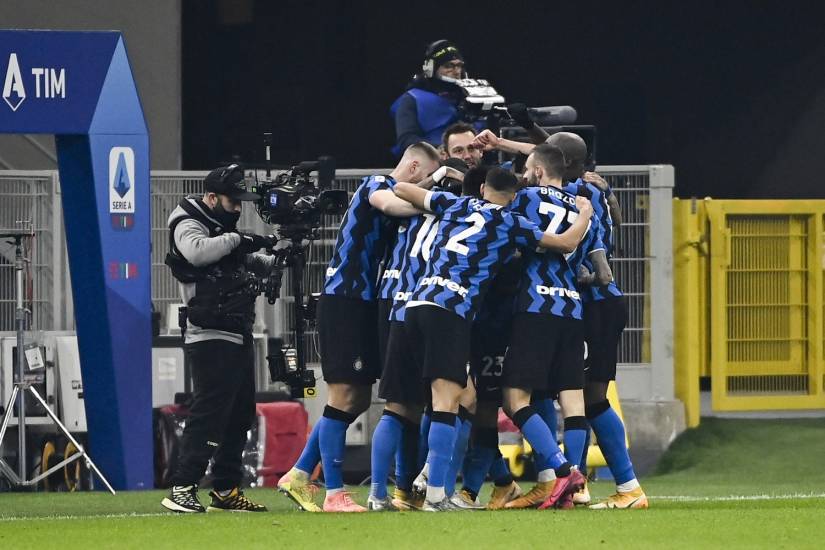 L'Inter domina e batte 2-0 la Juventus. I nerazzurri spengono il 