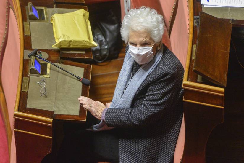 Così Sgarbi asfalta la Segre