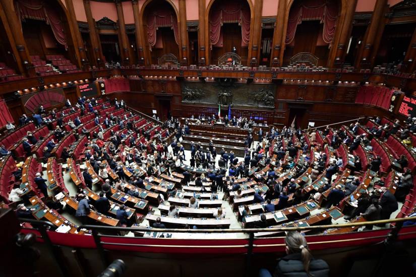 Guai per il nuovo gruppo dei voltagabbana: 