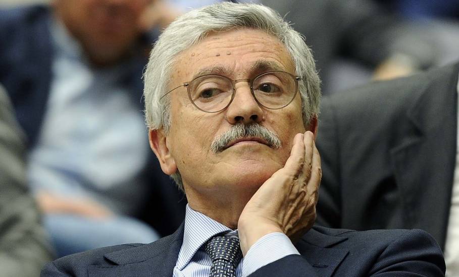 D'Alema riscrive la storia italiana: 