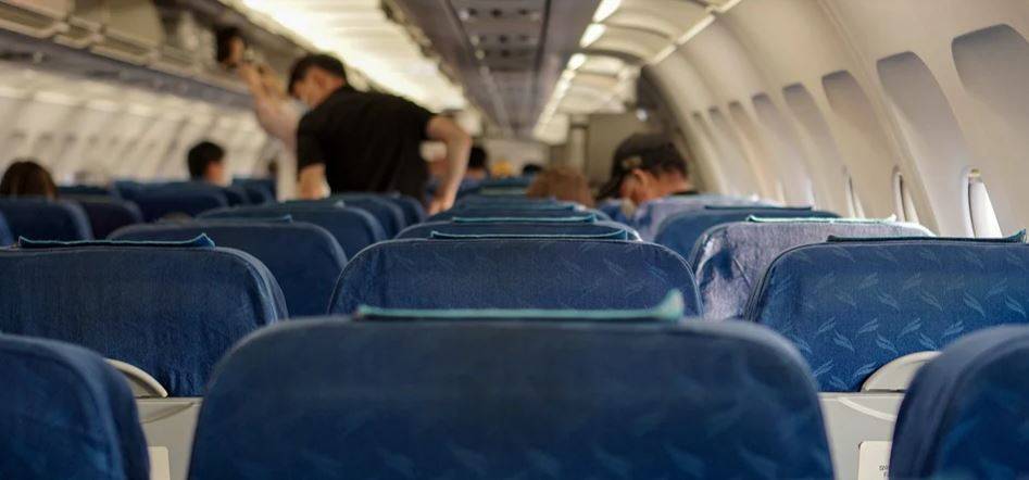 Senza la mascherina sull'aereo Multa da incubo: 25.000 euro