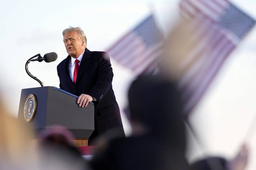 L'ex spia russa travolge Trump. 