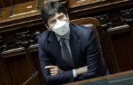 Tra Covid e crisi di governo Speranza sceglie Sanremo