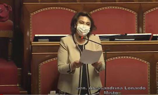 La Lonardo si tira fuori: 