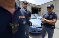 Gli agenti chiedono bodycam, ma li incriminano per tortura