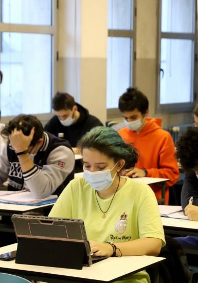 I giudici entrano in classe. 