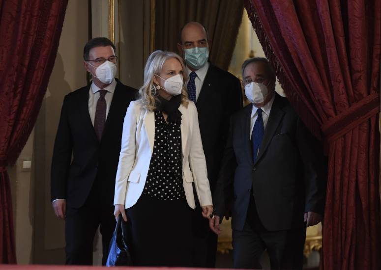 Governo, il gruppo delle Autonomie spera in un Conte ter. L’affondo di Salvini