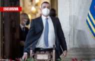 Tutte le colpe di Casalino: 
