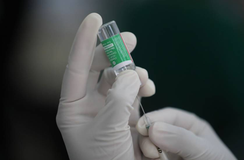 Aifa approva il vaccino AstraZeneca: 