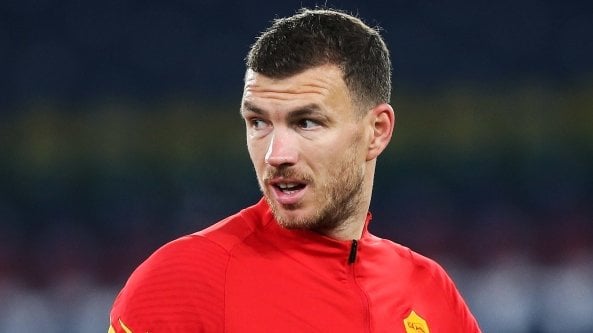 La Roma non ha fretta, Dzeko resta fuori. Può andare all'Inter in cambio di Sanchez