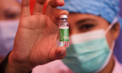 L'Aifa dà il via libera al vaccino AstraZeneca ma ne raccomanda l'uso fra i 18 e i 55 anni