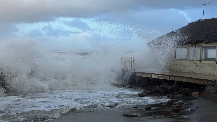 Un weekend con il ciclone: venti di tempesta, nubifragi e fiumi in piena. Allerta della Protezione civile