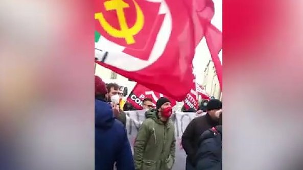 Gruppi comunisti contestano delegazione Pd: 