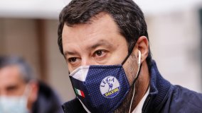 Torino, Salvini diserta il processo per insulti ai magistrati: 
