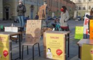 Scuola, domani le superiori riaprono a metà solo in 3 Regioni, Proteste di studenti e prof