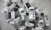 Ci sono dei ritardi nelle consegne del vaccino di Pfizer, ma l'Europa rassicura