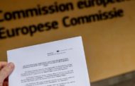 Accordo AstraZeneca-Ue sui vaccini, svelati alcuni omissis oscurati: 870 milioni per la prima fornitura