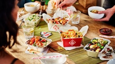 Cene a domicilio, come riciclare bene e senza sprechi di cibo