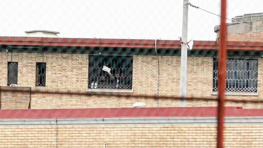 Roma, detenuto evade dal carcere di Rebibbia: scattano le ricerche