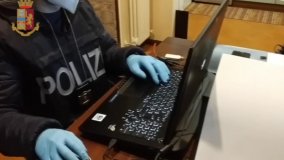 L'influencer di Siracusa indagata per il video estremo su TikTok: 