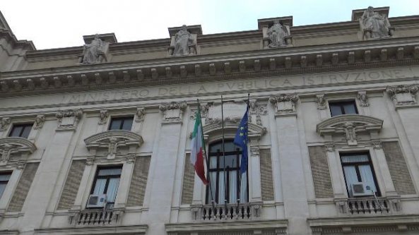 Sit-in degli studenti sotto il Miur: 