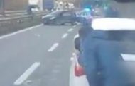 A1, la corsa contromano di un automobilista finisce con gli spari della polizia