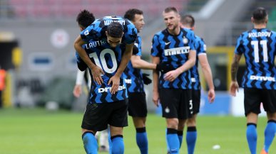 Inter, faccia a faccia club-giocatori sugli stipendi: a febbraio due mensilità. Slitta anche il pagamento di Hakimi