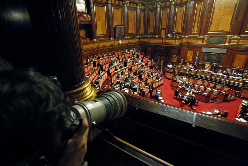Responsabili, elezioni  o un nuovo premier: sei scenari per la crisi