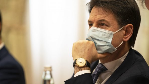 Sondaggi, Termometro politico; il 57, 2 per cento degli italiani vuole le dimissioni di Conte