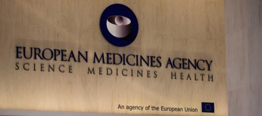 I documenti sul Covid rubati e pubblicati online sono stati manipolati dagli antivaccinisti, dice l'Ema