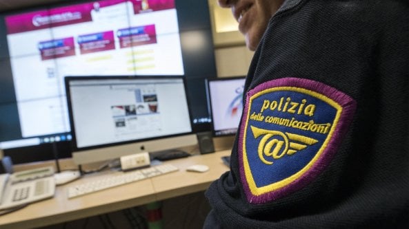 Video pornografici in streaming finiscono nella riunione dell'open day della scuola