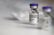 Vaccini, Pfizer ritarda ancora consegne. Arcuri: 