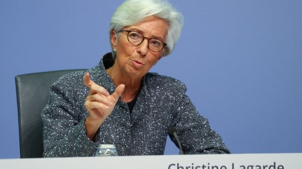 Lagarde (Bce): l'economia europea non deraglia, smart working resterà dopo la pandemia