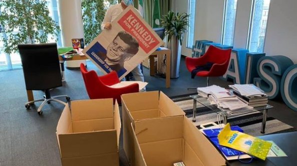 Gallera lascia gli uffici della Regione e affida a Facebook il bilancio del suo operato