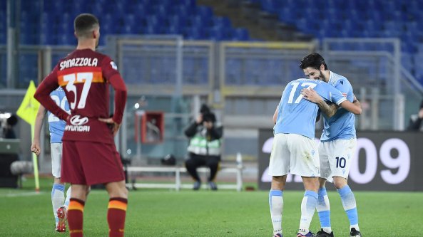 Lazio-Roma 3-0, Immobile e Luis Alberto travolgono i giallorossi