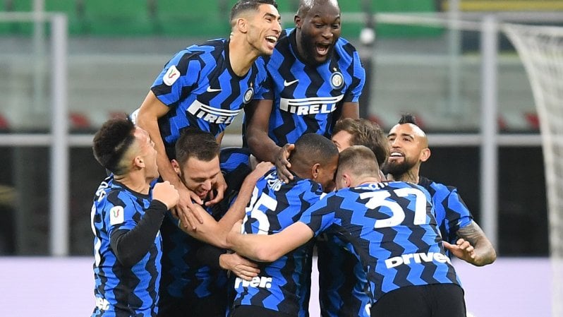 Coppa Italia, Inter-Milan 2-1: Ibrahimovic segna e si fa espellere, Lukaku e Eriksen portano in semifinale i nerazzurri