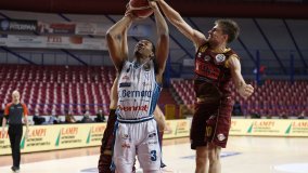 Basket, Serie A: Venezia, Brindisi e Virtus Bologna rispondono a Sassari