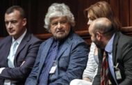 Governo: le grida di Grillo per convincere i 5 Stelle, poi con Draghi la frecciata su Renzi
