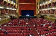 Quelle cento storie perdute nei nostri giorni senza teatro