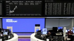 Le Borse europee puntano ancora al rialzo, lo spread scende a 95. Tokyo ai massimi dal 1990