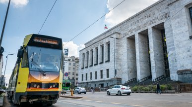Settimana di scioperi: oggi i mezzi pubblici, domani i treni