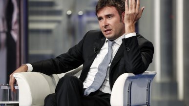 Draghi incontra i partiti. Anche Casaleggio a Roma. Di Battista insiste sul no